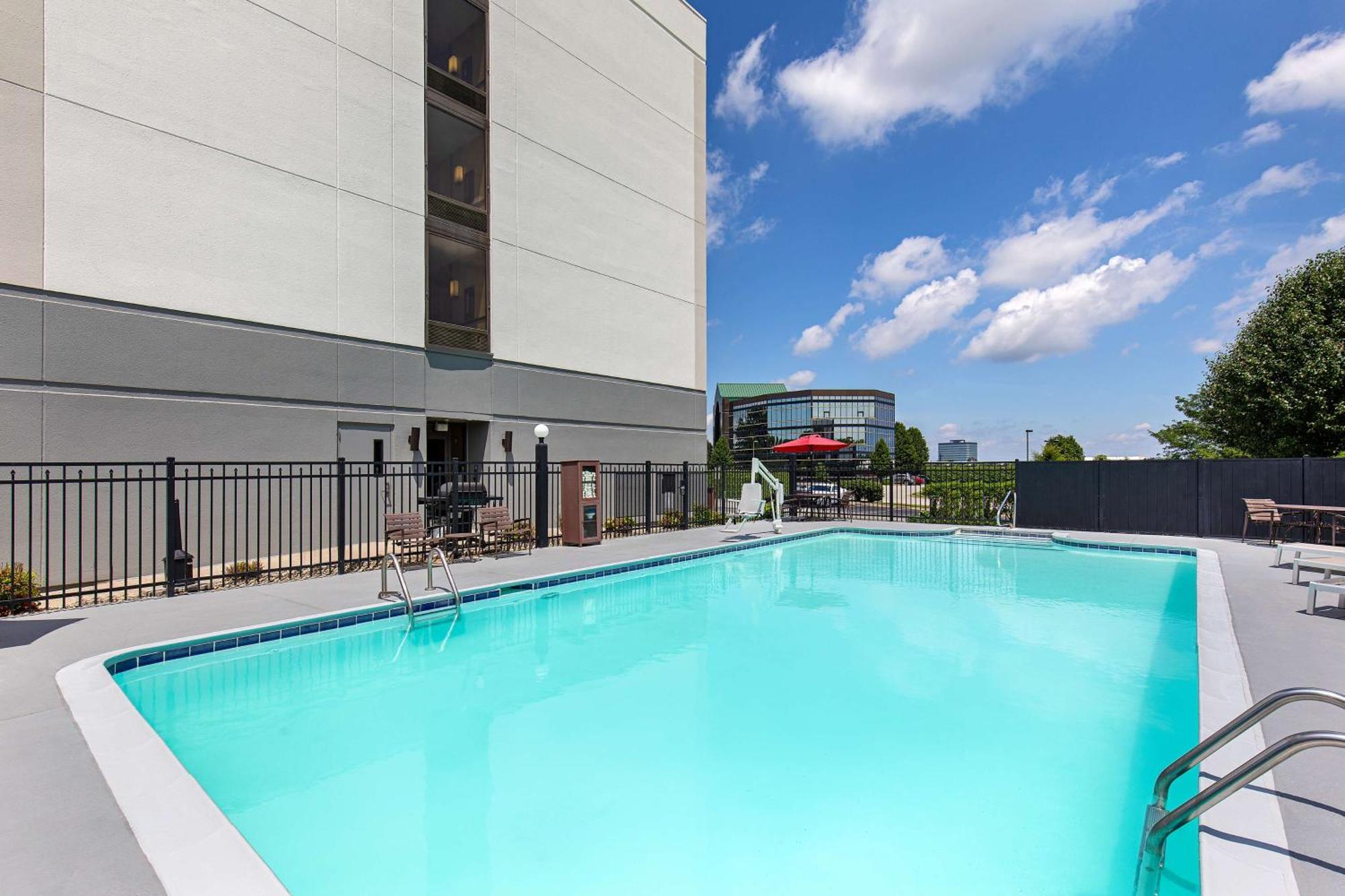 Hyatt Place Louisville-East Exteriör bild