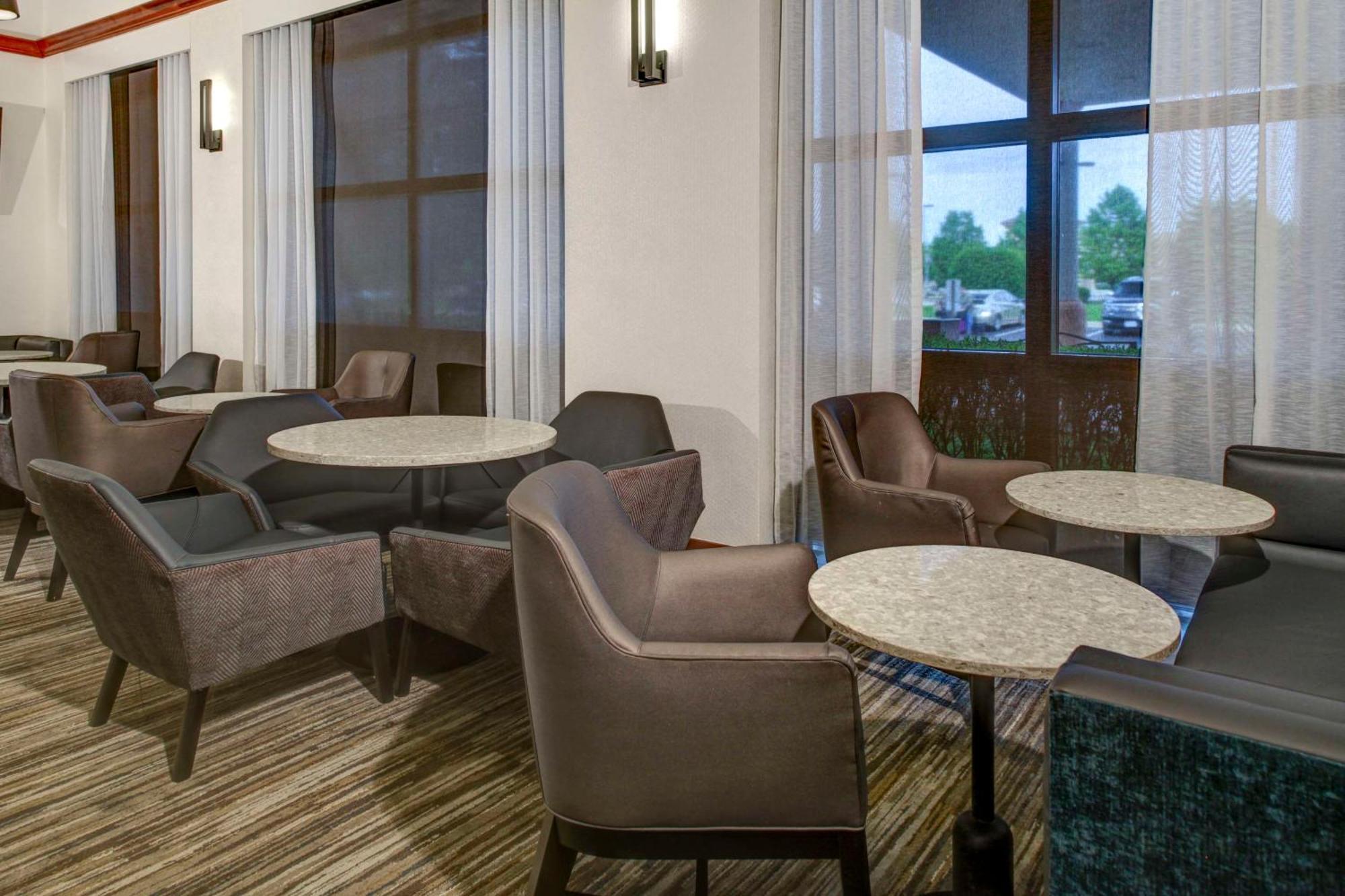 Hyatt Place Louisville-East Exteriör bild