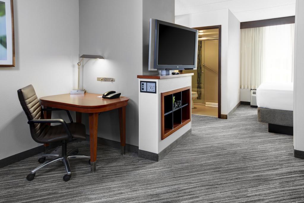Hyatt Place Louisville-East Exteriör bild